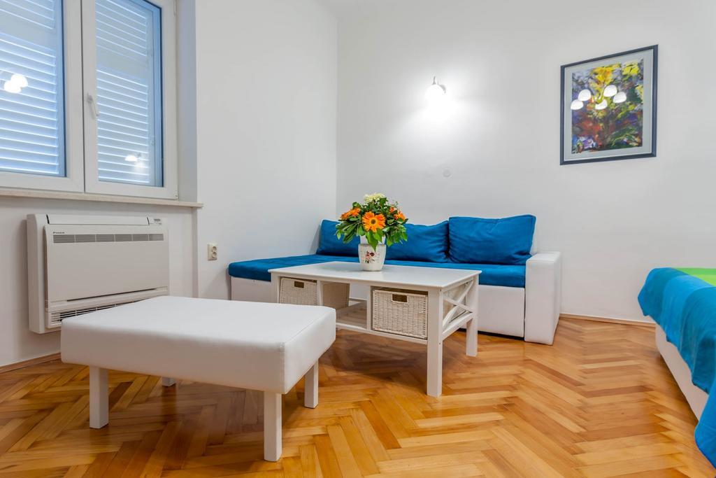 Chic Apartment In Center สปลิท ห้อง รูปภาพ