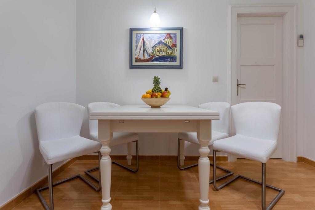 Chic Apartment In Center สปลิท ห้อง รูปภาพ